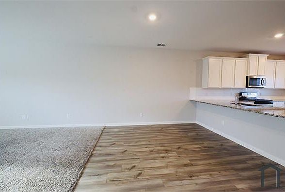 1st image of 2121 Yarbrough Dr