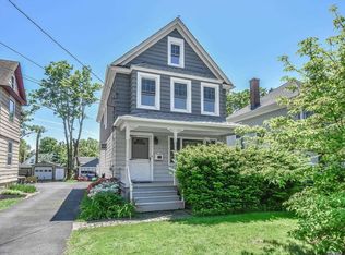 11 Woolsey Ave, Glen Cove, NY 11542