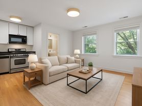 1347 W Eddy St, Chicago, IL