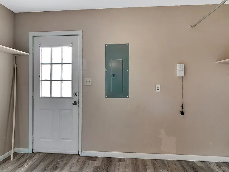 729 Welsey Dr — Photo 11