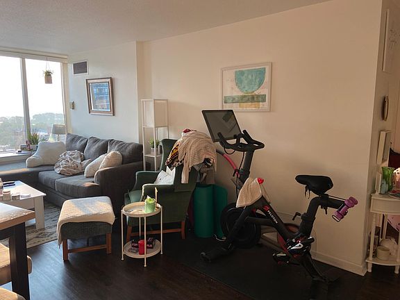 4th image of 2728 N Hampden Ct APT 1505