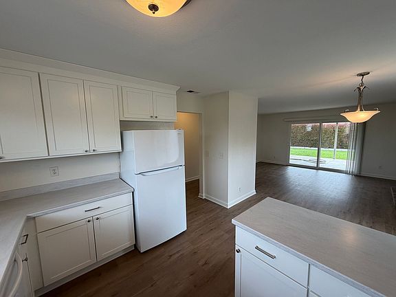 4th image of 1310 Lesley Ct