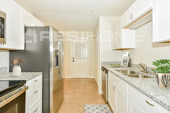 Building Photo - 100 Vanderford Ln