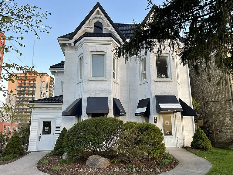 425 Dundas St #201 — Photo 4