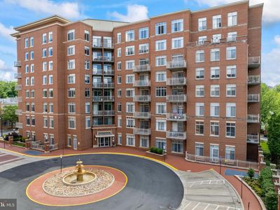 4490 Market Commons Dr Unit 602, Fairfax, VA, 22033