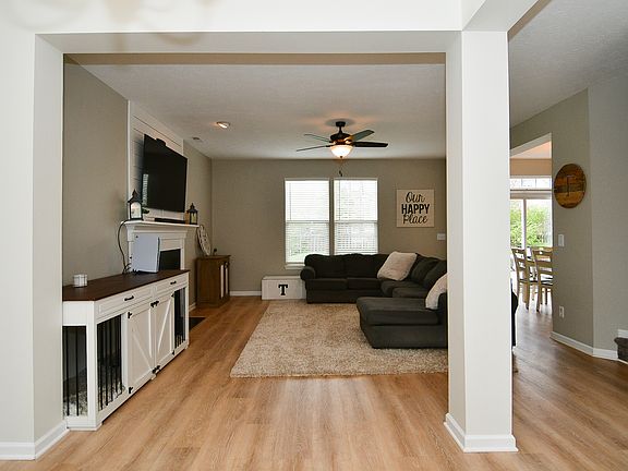 5th image of 6820 Thousand Oaks Dr