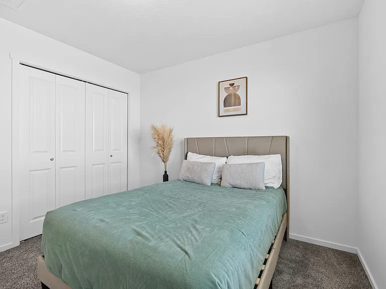 326 S Treeline St — Photo 9