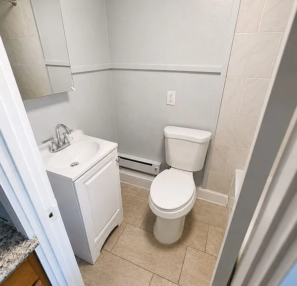 163 Chapel St #5 — Photo 4
