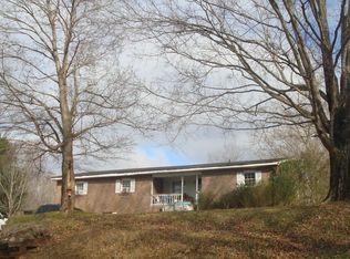 213 S Cedar St, Cross Plains, TN 37049