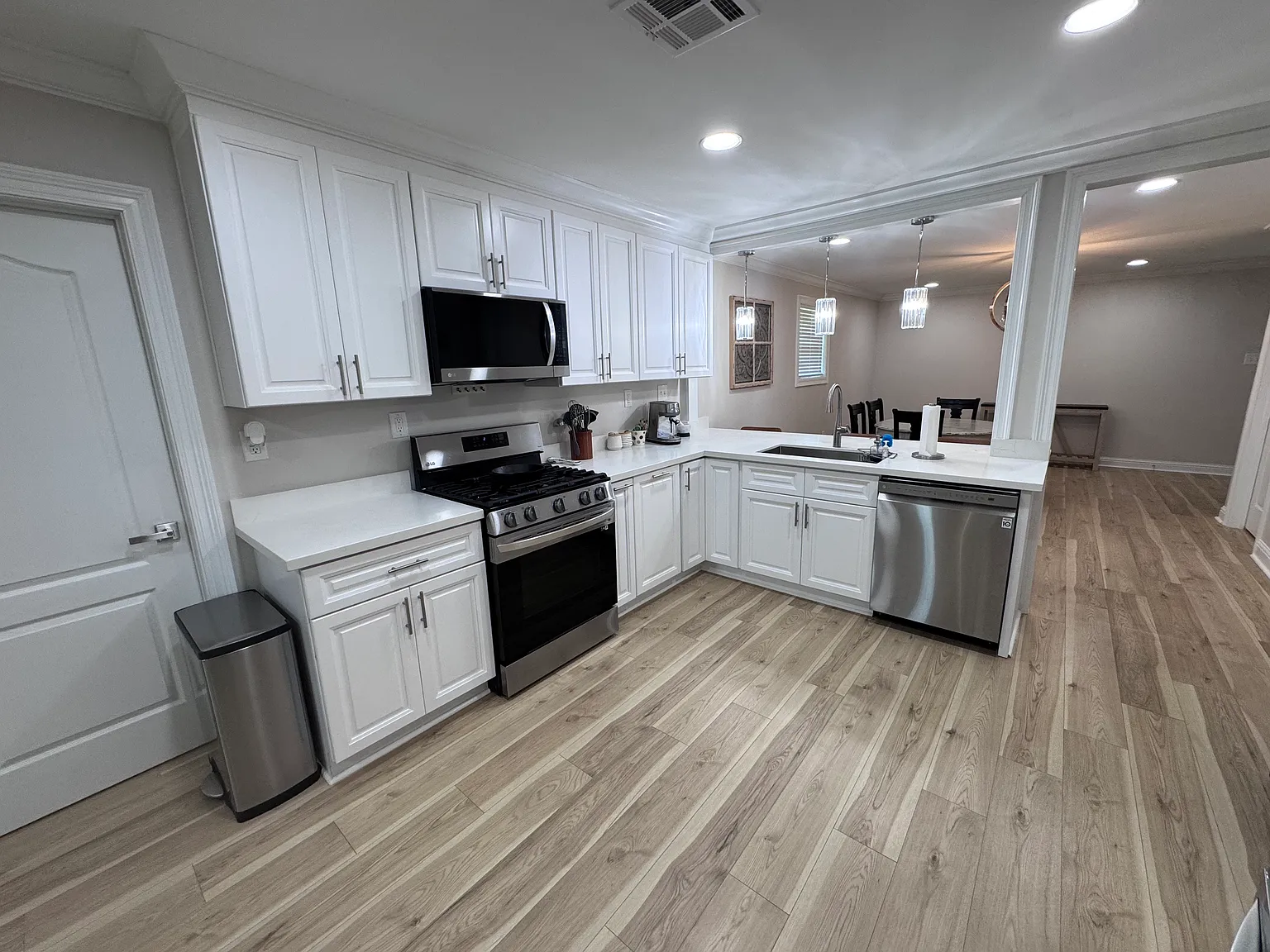 3 bed, 1560 sqft, $2,500 — Photo 4