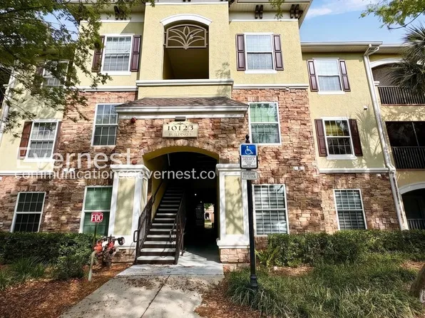 10123 Courtney Palms Blvd, Tampa, FL