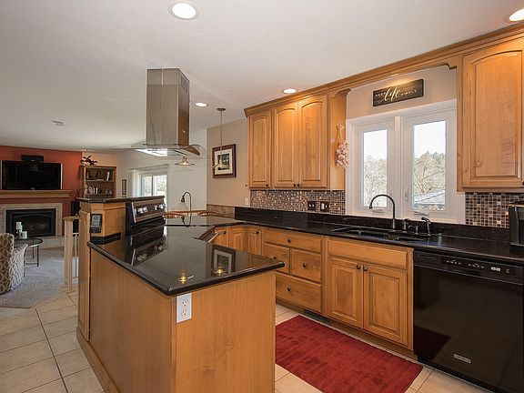 4th image of 11092 Southbrook Dr