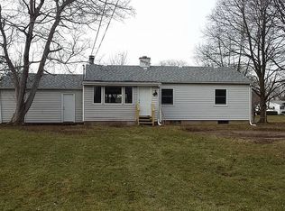 71 Greenbrier Ln, Rochester, NY 14623