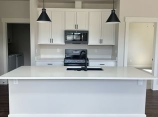 211 Manhattan S Rd, Manhattan, MT 59741