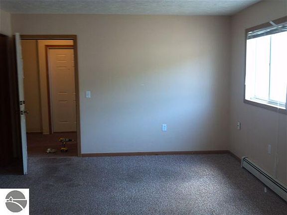 5th image of 3804 Vale Dr Building 17