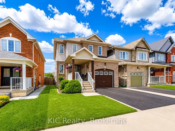 40 Puttingedge Dr, Whitby, ON L1R 0H7