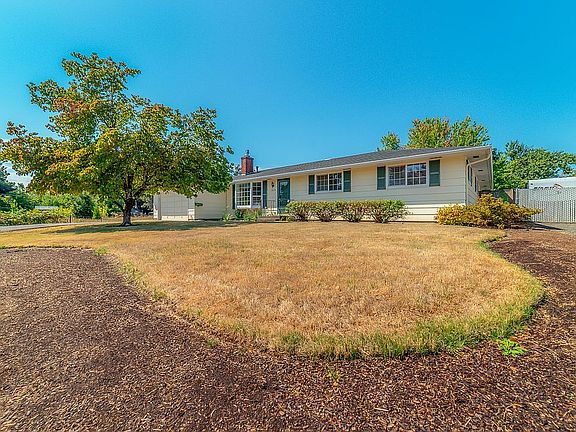 Front Yard / Front of House