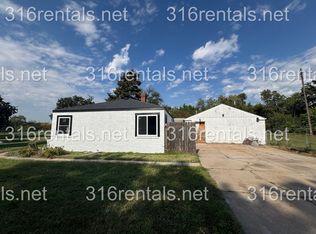 622 S Pine St, Newton, KS 67114