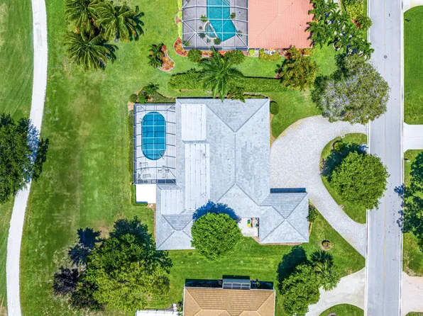 489 S Country Club Drive, Atlantis, FL 33462