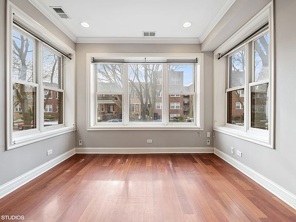 3rd image of 4331 N Sacramento Ave APT 1