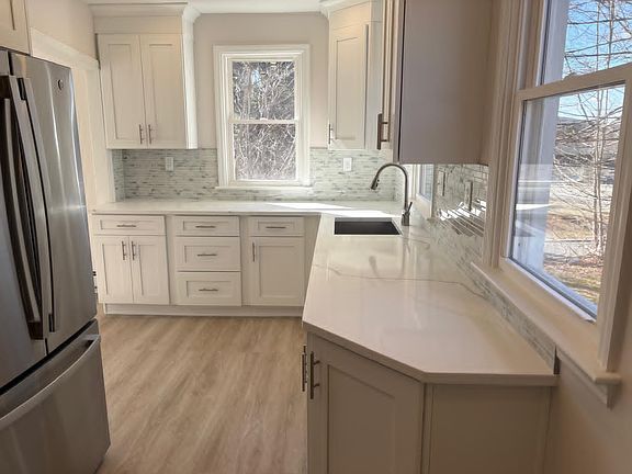 4th image of 75 Paradise Rd