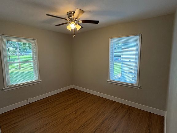 4th image of 10220 Saint Katherine Ln