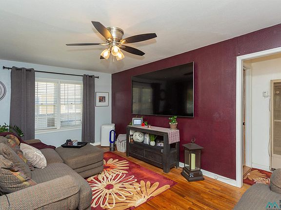 5th image of 1727 N Delaware Ave