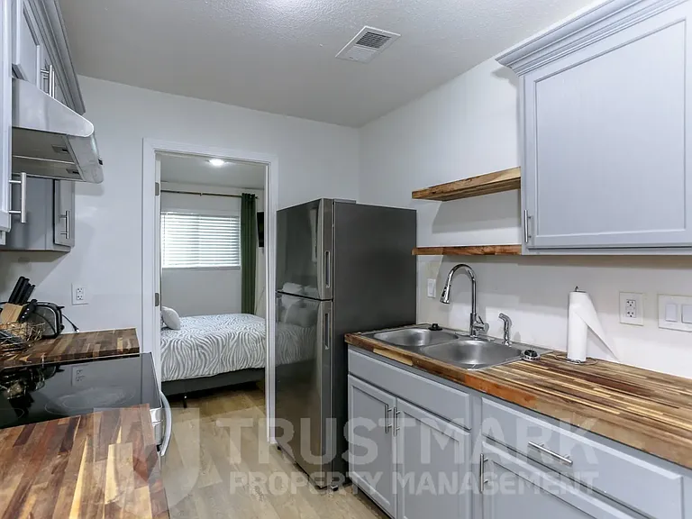 614 Adams Ave #4 — Photo 7