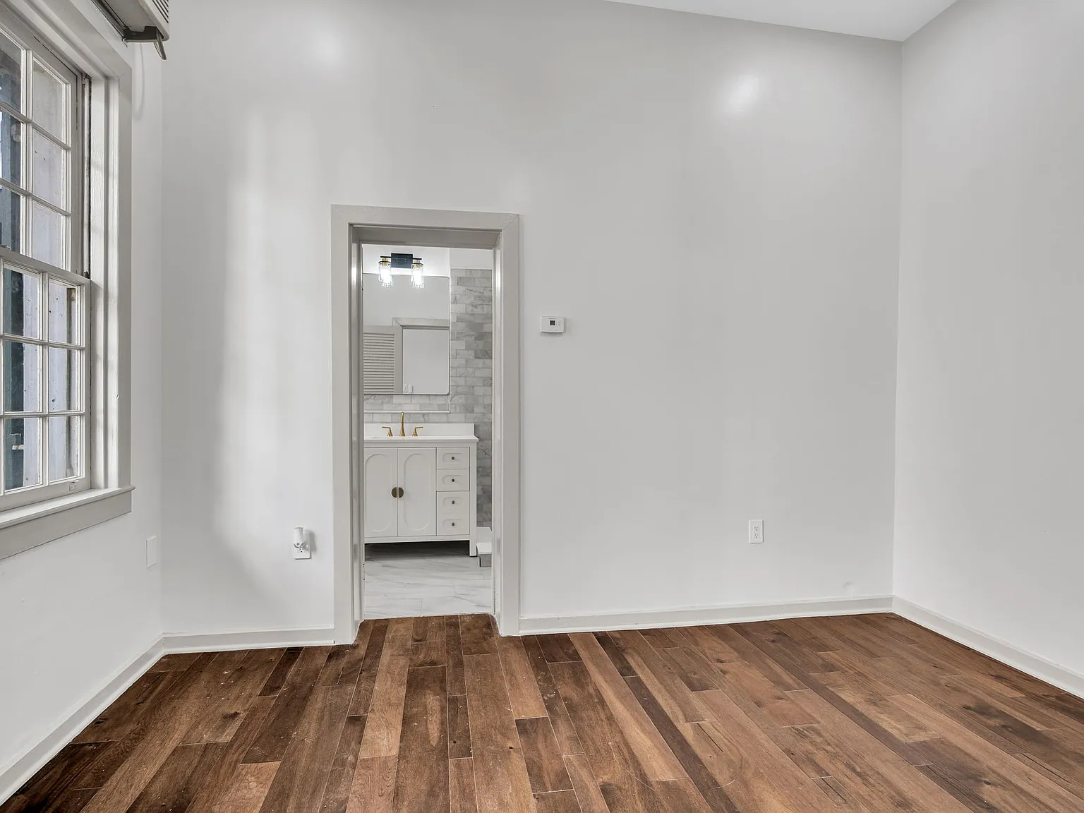 818 Bourbon St — Photo 3