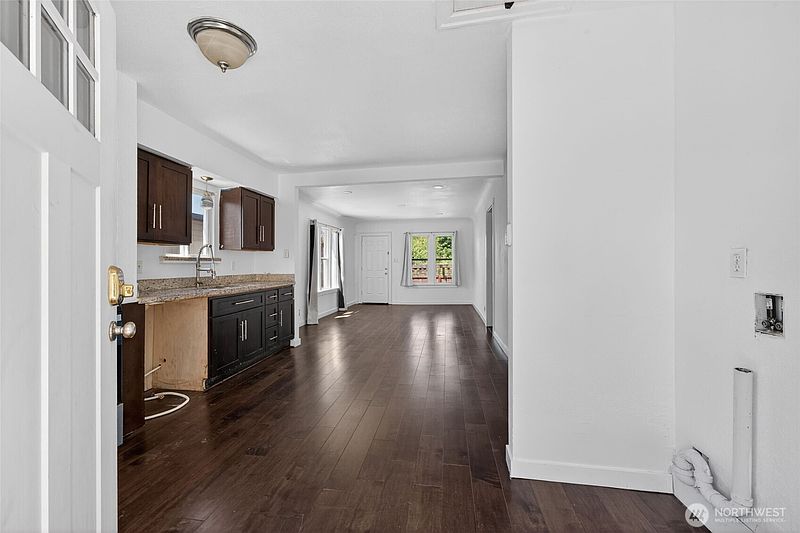 3rd image of 110 Lincoln Avenue