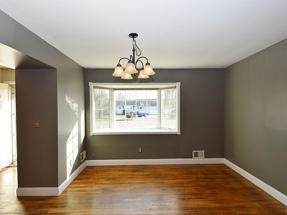 5th image of 124 Mount Ln