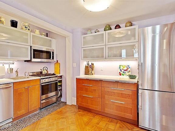 4th image of 10 Montague Ter APT 2C