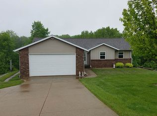 130 Valleyview Dr, Guttenberg, IA 52052