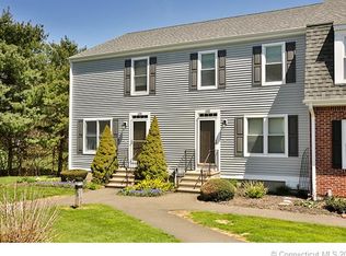 102 Meetinghouse Ln, Wallingford, CT 06492