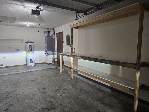 Power garage door,work bench.
