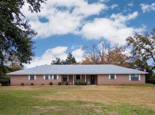 3241 Country Club Rd E, Longview, TX 75602