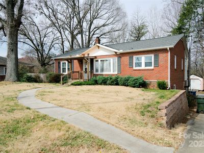 3039 N Center St, Hickory, NC, 28601