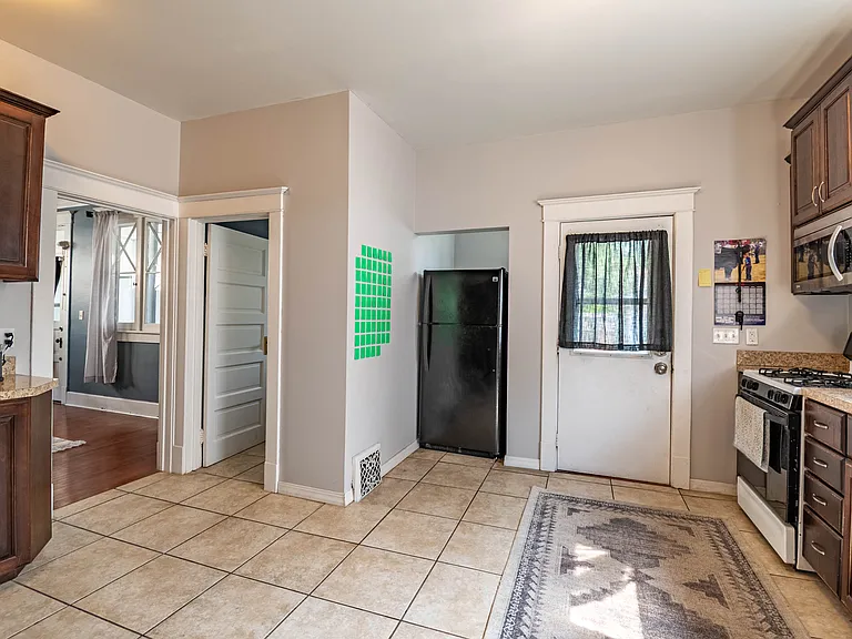 1440 W Decatur St — Photo 10