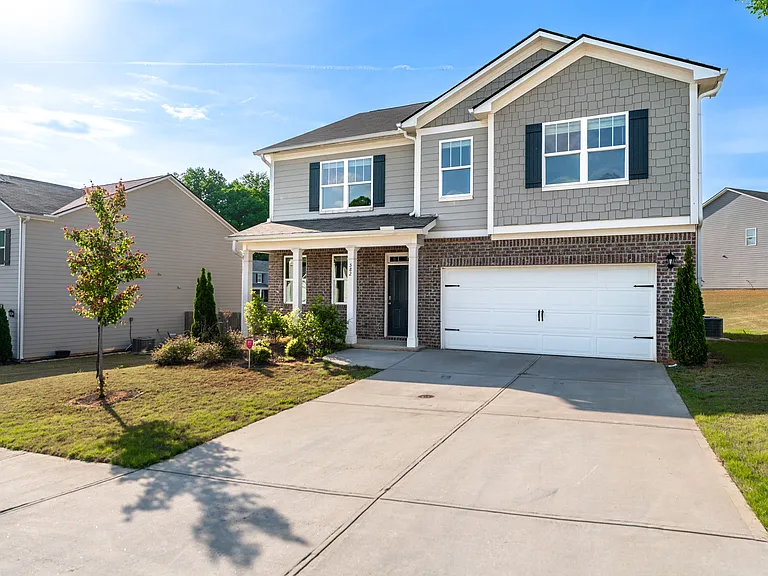 582 Walnut Grove Way — Photo 2