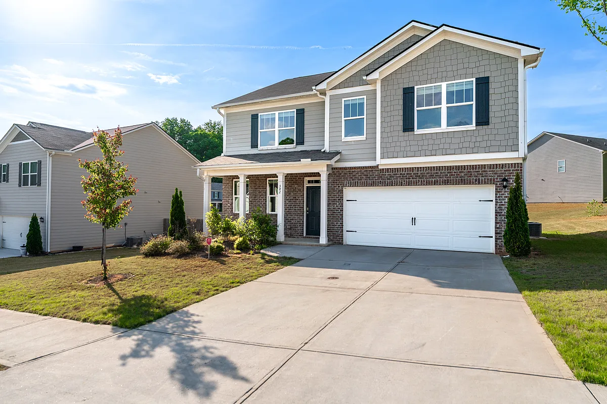 Building Photo - 582 Walnut Grove Way