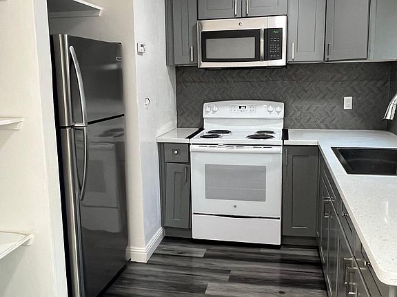 3rd image of 563 Avalani Ave APT 4