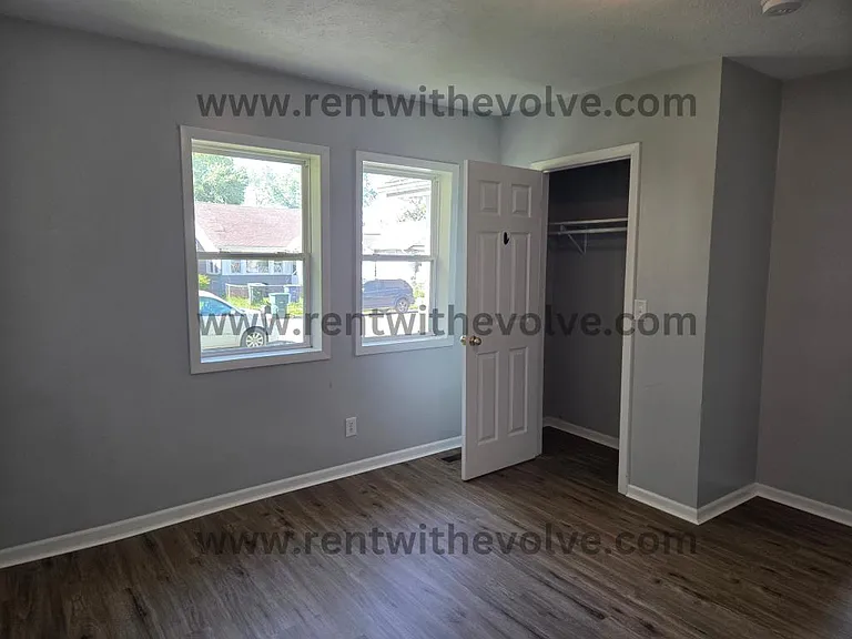 1708 W 11th St — Photo 12