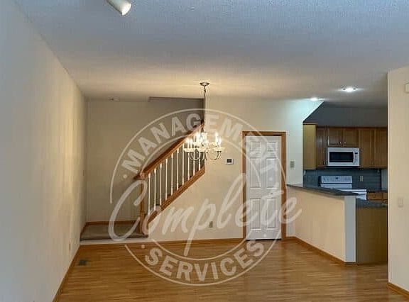 4th image of 2062 Waterleaf Ln W