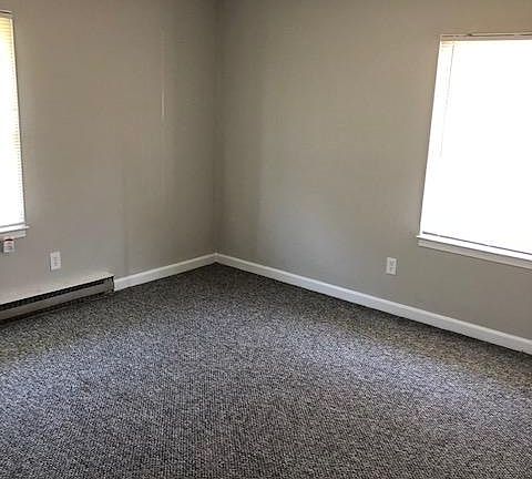 4th image of 104 Lily St #A