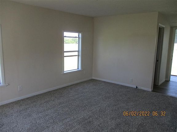 4th image of 12016 NE County Road 3090