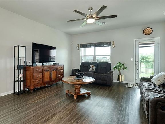 4th image of 108 Shiner Ln