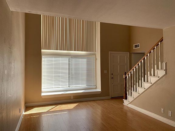 4th image of 1306 Hellbender Ln
