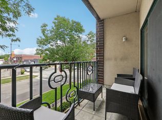 4625 W Lawrence Ave APT 202, Chicago, IL 60630