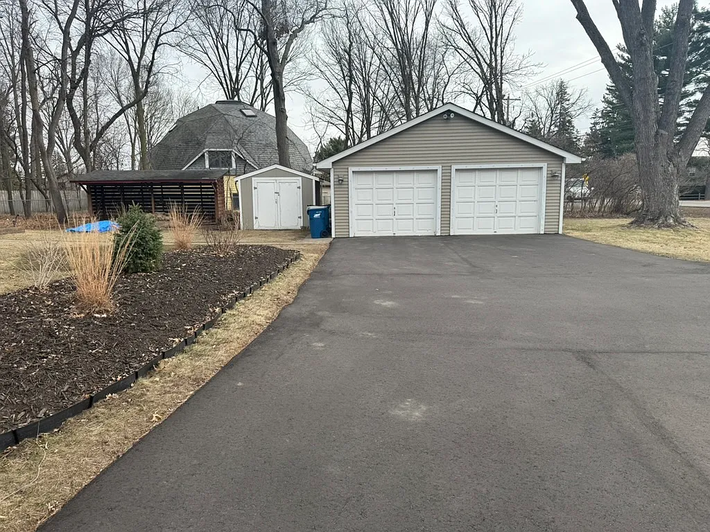 3 bed, 1744 sqft, $3,000 — Photo 4