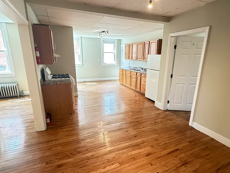 73 Danforth St #2 — Photo 7